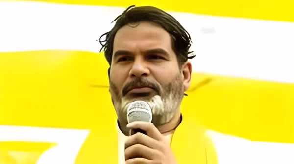 नई नई आयी पॉलिटिकल पार्टी के सदस्य बार- बार मार पीट पर आ रहे….